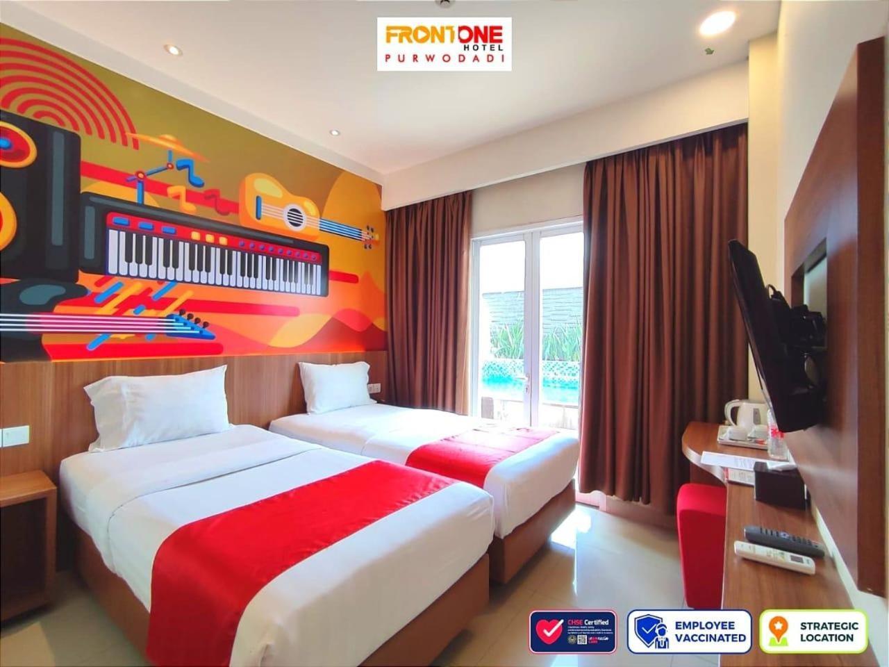 Front One Hotel Purwodadi Purwodadi  Zewnętrze zdjęcie