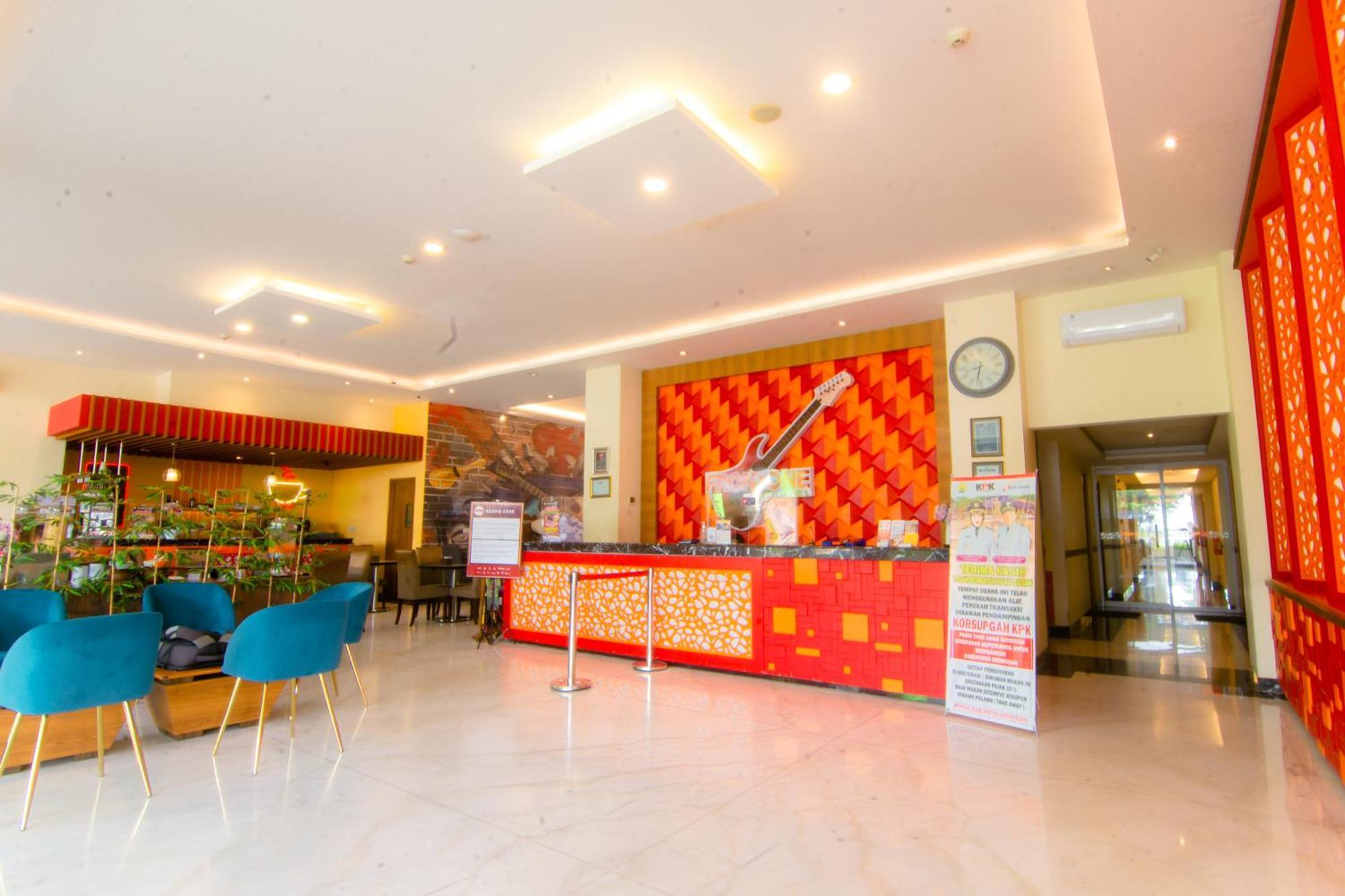 Front One Hotel Purwodadi Purwodadi  Zewnętrze zdjęcie
