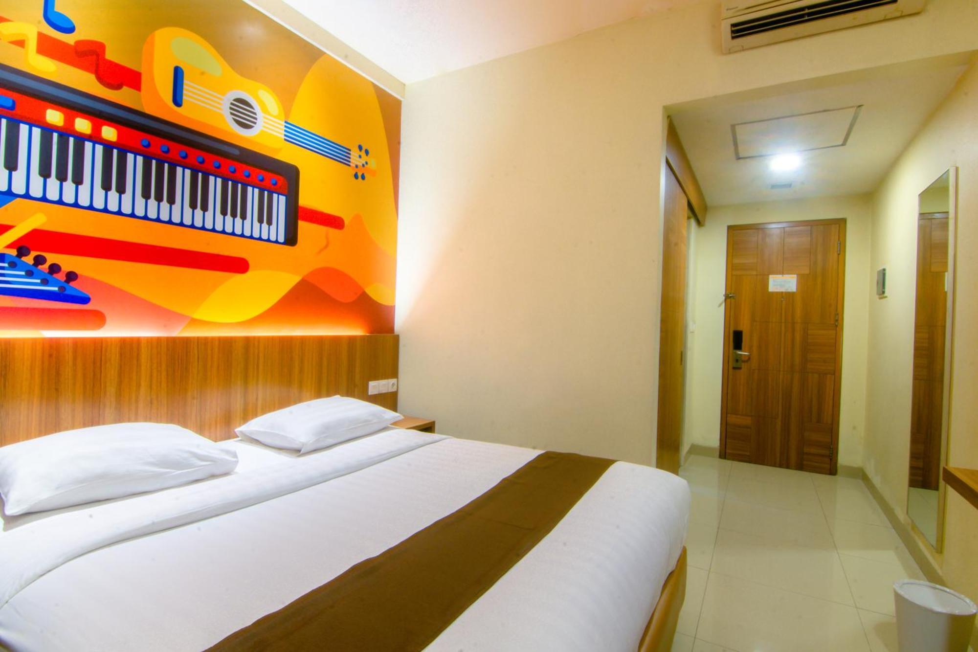 Front One Hotel Purwodadi Purwodadi  Zewnętrze zdjęcie