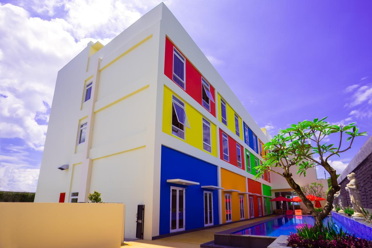 Front One Hotel Purwodadi Purwodadi  Zewnętrze zdjęcie